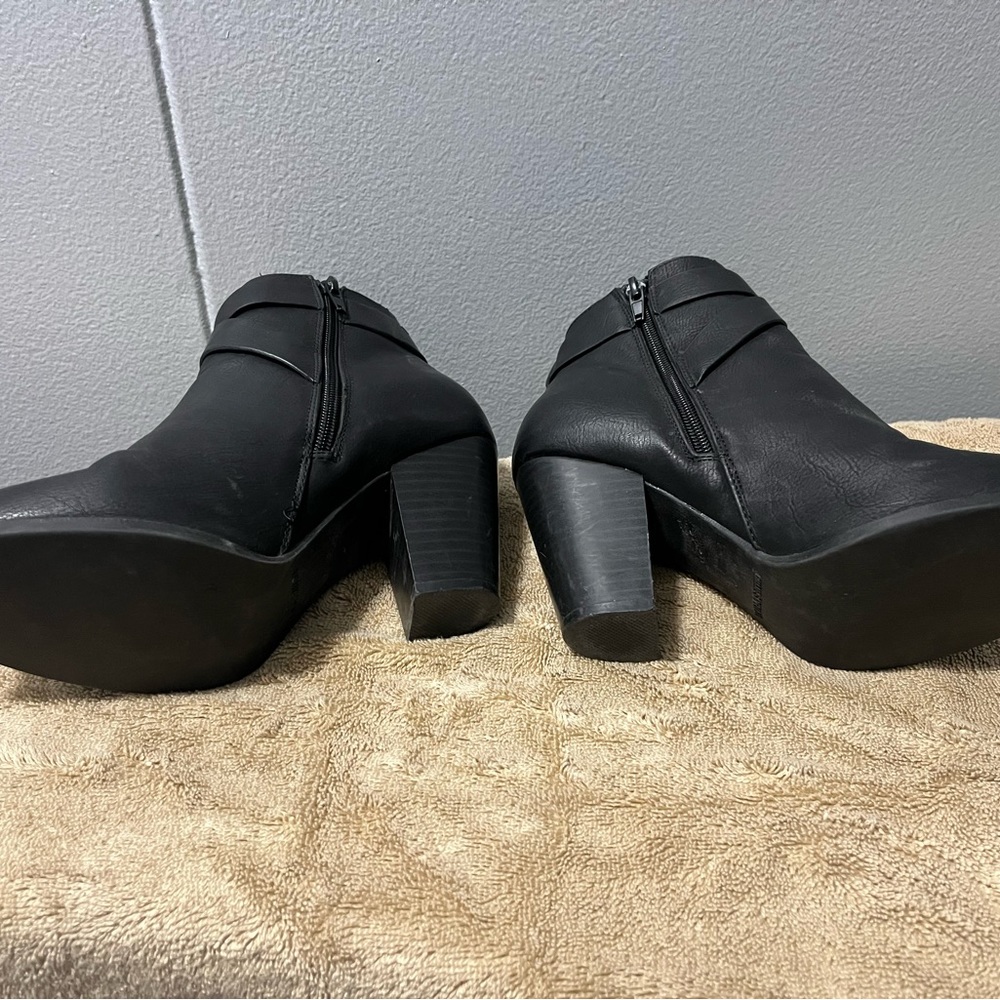 Ankle boots